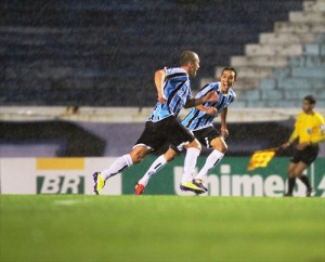 Grêmio vira sobre o Fluminense e encerra o jejum Grêmio vira sobre o Fluminense e encerra o jejum