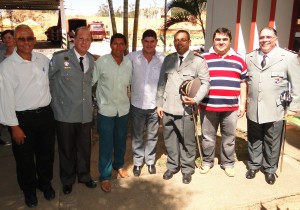 Bené, Major Fabrício, Paulada, Nel, Ten. Cel. Júlio César, Alexandre da Auto Escola e Cel. Laércio Cunha - Foto: Hugo Spinelli Bené, Major Fabrício, Paulada, Nel, Ten. Cel. Júlio César, Alexandre da Auto Escola e Cel. Laércio Cunha - Foto: Hugo Spinelli