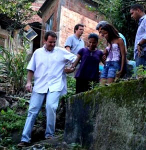 Comunidades do Rio participam de exercício simulado para desocupar áreas de risco em caso de chuva forte Comunidades do Rio participam de exercício simulado para desocupar áreas de risco em caso de chuva forte