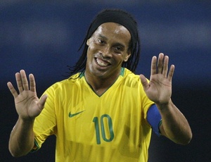 Ronaldinho é convocado para a seleção brasileira Ronaldinho é convocado para a seleção brasileira