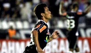 Bernardo comemora gol da vitória do Vasco contra o Palmeiras Bernardo comemora gol da vitória do Vasco contra o Palmeiras