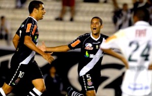 Na estreia da Sul-Americana, Vasco vence Palmeiras por 2 a 0 Na estreia da Sul-Americana, Vasco vence Palmeiras por 2 a 0