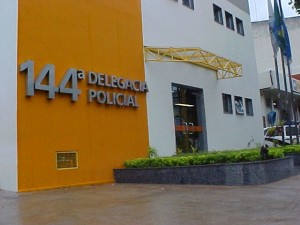 Mulher morre depois de ter 70% do corpo queimado por colega de quarto Mulher morre depois de ter 70% do corpo queimado por colega de quarto