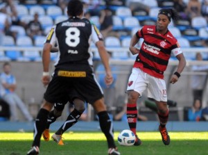 Flamengo e Botafogo ficam no 1 x 1 no Engenhão Flamengo e Botafogo ficam no 1 x 1 no Engenhão