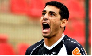 Com show de Diego Souza, Vasco vence e é o líder do Brasileiro Com show de Diego Souza, Vasco vence e é o líder do Brasileiro