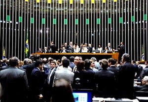 Câmara aprova: Aviso Prévio é ampliado para trabalhador em até 90 dias Câmara aprova: Aviso Prévio é ampliado para trabalhador em até 90 dias