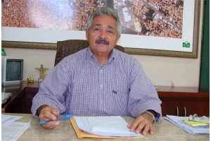 Prefeito da cidade, Elmano Férrer, anunciou nesta sexta-feira (02/09) a suspensão do decreto que aumentava as passagens Prefeito da cidade, Elmano Férrer, anunciou nesta sexta-feira (02/09) a suspensão do decreto que aumentava as passagens
