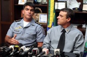 Comando de UPP é afastado por denúncia de ligação com o tráfico no Rio Comando de UPP é afastado por denúncia de ligação com o tráfico no Rio