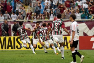 Fluminense bate líder Corinthians e se aproxima da ponta da tabela Fluminense bate líder Corinthians e se aproxima da ponta da tabela