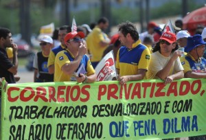 Trabalhadores dos Correios fazem manifestação no centro de São Paulo Trabalhadores dos Correios fazem manifestação no centro de São Paulo