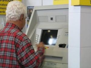 INSS começa a pagar benefício de setembro nesta segunda (26/09) e antecipa primeira parcela da revisão do teto INSS começa a pagar benefício de setembro nesta segunda (26/09) e antecipa primeira parcela da revisão do teto