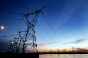 Falha em sistema de transmissão de Itaipu causa falta de energia em diversos estados Falha em sistema de transmissão de Itaipu causa falta de energia em diversos estados