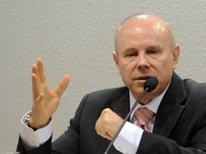 Mantega diz que resultado do PIB é resposta às ações do governo