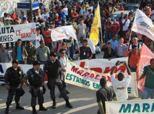 Justiça do Trabalho considera abusiva greve dos trabalhadores das obras do Maracanã Justiça do Trabalho considera abusiva greve dos trabalhadores das obras do Maracanã