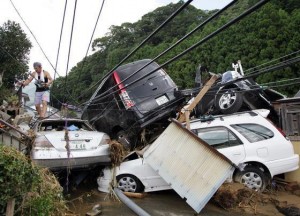 Furacão Talas matou 39 e deixou 55 desaparecidos no Japão Furacão Talas matou 39 e deixou 55 desaparecidos no Japão