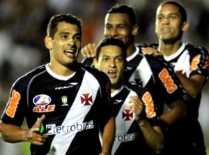 Vasco goleia o Grêmio e assume a frente do Brasileirão Vasco goleia o Grêmio e assume a frente do Brasileirão
