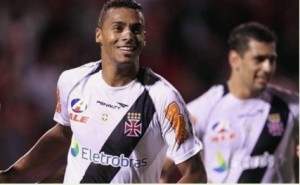 Com dois gols de Elton, Vasco empata com o Atlético-PR Com dois gols de Elton, Vasco empata com o Atlético-PR