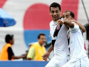 Vasco vence o Bahia e retoma a liderança do Brasileirão Vasco vence o Bahia e retoma a liderança do Brasileirão