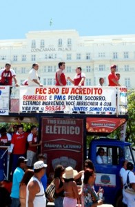 Bombeiros decidem em assembleia lutar pelo fim da corrupção e impunidade no governo fluminense Bombeiros decidem em assembleia lutar pelo fim da corrupção e impunidade no governo fluminense