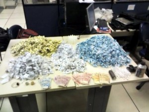 Policiais militares do BOPE apreendem drogas no Parque União Policiais militares do BOPE apreendem drogas no Parque União