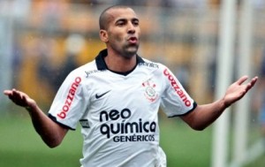 Corinthians vira contra o Avaí e reassume a liderança do Brasileirão Corinthians vira contra o Avaí e reassume a liderança do Brasileirão