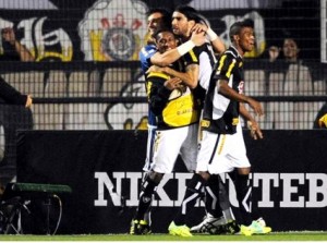 Com raça Botafogo vence o Corinthians em São Paulo: 2x0 Com raça Botafogo vence o Corinthians em São Paulo: 2x0