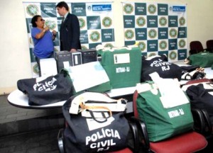 Polícia Civil faz operação para prender envolvidos em fraudes no Detran no Rio de Janeiro Polícia Civil faz operação para prender envolvidos em fraudes no Detran no Rio de Janeiro