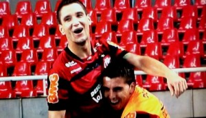 Thiago Neves marcou o único gol do Flamengo no empate em 1x1 contra o Palmeiras Thiago Neves marcou o único gol do Flamengo no empate em 1x1 contra o Palmeiras