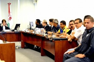 Com acordo entre diretoria e funcionários, greve dos Correios pode acabar nesta quinta-feira Com acordo entre diretoria e funcionários, greve dos Correios pode acabar nesta quinta-feira