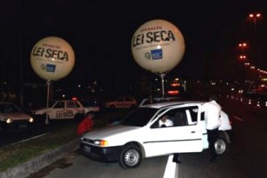 Lei seca reboca 11 carros e apreende 38 Carteira Habilitação em Itaperuna Lei seca reboca 11 carros e apreende 38 Carteira Habilitação em Itaperuna