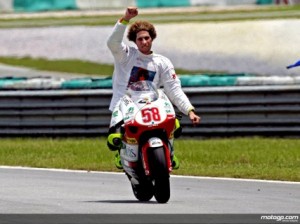 Acidente na Malásia tira a vida do piloto Marco Simoncelli Acidente na Malásia tira a vida do piloto Marco Simoncelli