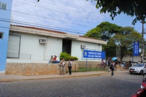 A Vigilância Epidemiológica de Itaperuna (V. E.), ligada à Secretaria Municipal de Saúde, funciona no Centro de Saúde Dr. Raul travassos A Vigilância Epidemiológica de Itaperuna (V. E.), ligada à Secretaria Municipal de Saúde, funciona no Centro de Saúde Dr. Raul travassos