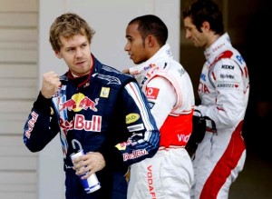 Vettel mais uma vez sai na Pole e com uma mão no título Vettel mais uma vez sai na Pole e com uma mão no título