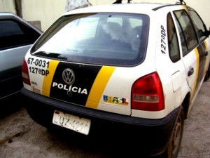 Falso policial é preso em Santo Antonio de Pádua, armado e em carro da Polícia do Rio Falso policial é preso em Santo Antonio de Pádua, armado e em carro da Polícia do Rio