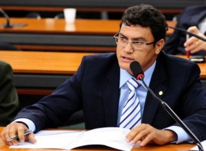 Deputado Acelino Popó Freitas (PRB-BA), quer a realização de audiência pública com os governadores dos estados das cidades-sede da Copa Deputado Acelino Popó Freitas (PRB-BA), quer a realização de audiência pública com os governadores dos estados das cidades-sede da Copa