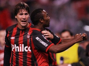 Em casa Atlético-PR vence o São Paulo que se afasta do G5 Em casa Atlético-PR vence o São Paulo que se afasta do G5