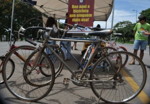 A organização não governamental Rodas da Paz promove campanha com o objetivo de promover o uso da bicicleta como instrumento de transformação social A organização não governamental Rodas da Paz promove campanha com o objetivo de promover o uso da bicicleta como instrumento de transformação social