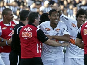 Com time reserva Santos vence Ceará por 3x2 no Brasileirão Com time reserva Santos vence Ceará por 3x2 no Brasileirão