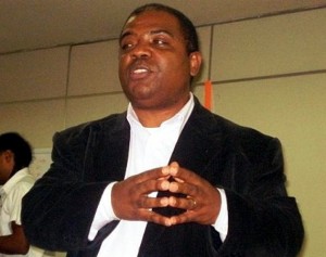 Edson França da União de Negros pela Igualdade (Unegro) vai protocolar no Palácio do Planalto carta a Dilma Rousseff Edson França da União de Negros pela Igualdade (Unegro) vai protocolar no Palácio do Planalto carta a Dilma Rousseff