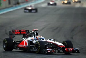 Hamilton vence O GP de Fórmula 1 em Abu Dhabi Hamilton vence O GP de Fórmula 1 em Abu Dhabi