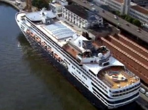 Anvisa pode impedir partida de transatlântico que atracou no Rio com passageira morta Anvisa pode impedir partida de transatlântico que atracou no Rio com passageira morta