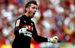 Paulo Victor salvou o Flamengo de uma derrota ao defender o pênalti Paulo Victor salvou o Flamengo de uma derrota ao defender o pênalti