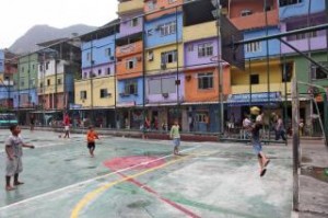 Disque-denúncia recebe, em média, uma ligação a cada 15 minutos na Rocinha Disque-denúncia recebe, em média, uma ligação a cada 15 minutos na Rocinha