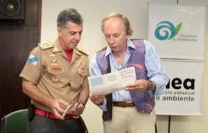 O secretário do Ambiente, Carlos Minc e o comandante do Corpo de Bombeiros, Sérgio Simões O secretário do Ambiente, Carlos Minc e o comandante do Corpo de Bombeiros, Sérgio Simões