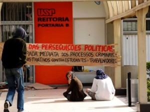 Prazo para desocupação da reitoria da USP é prorrogado para as 23h de segunda-feira Prazo para desocupação da reitoria da USP é prorrogado para as 23h de segunda-feira