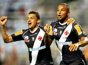 Vasco não dá chance ao Botafogo e segue na briga pelo penta Vasco não dá chance ao Botafogo e segue na briga pelo penta