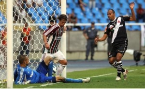 Vasco vence o Fluminense com gol no final e segue na briga Vasco vence o Fluminense com gol no final e segue na briga