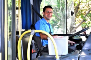 Motorista Carlos Alberto Pecly Castro serve no coletivo que atende a linha Boa Fortuna-Cehab Motorista Carlos Alberto Pecly Castro serve no coletivo que atende a linha Boa Fortuna-Cehab