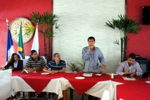Prefeito realiza encontro com liderança evangélica de Itaperuna Prefeito realiza encontro com liderança evangélica de Itaperuna