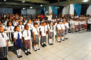 Escola Municipal Dr. Auto de Oliveira Pinto forma mais 80 alunos para o ensino fundamental Escola Municipal Dr. Auto de Oliveira Pinto forma mais 80 alunos para o ensino fundamental